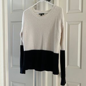 Banana Republic black and white blocked sweater size S